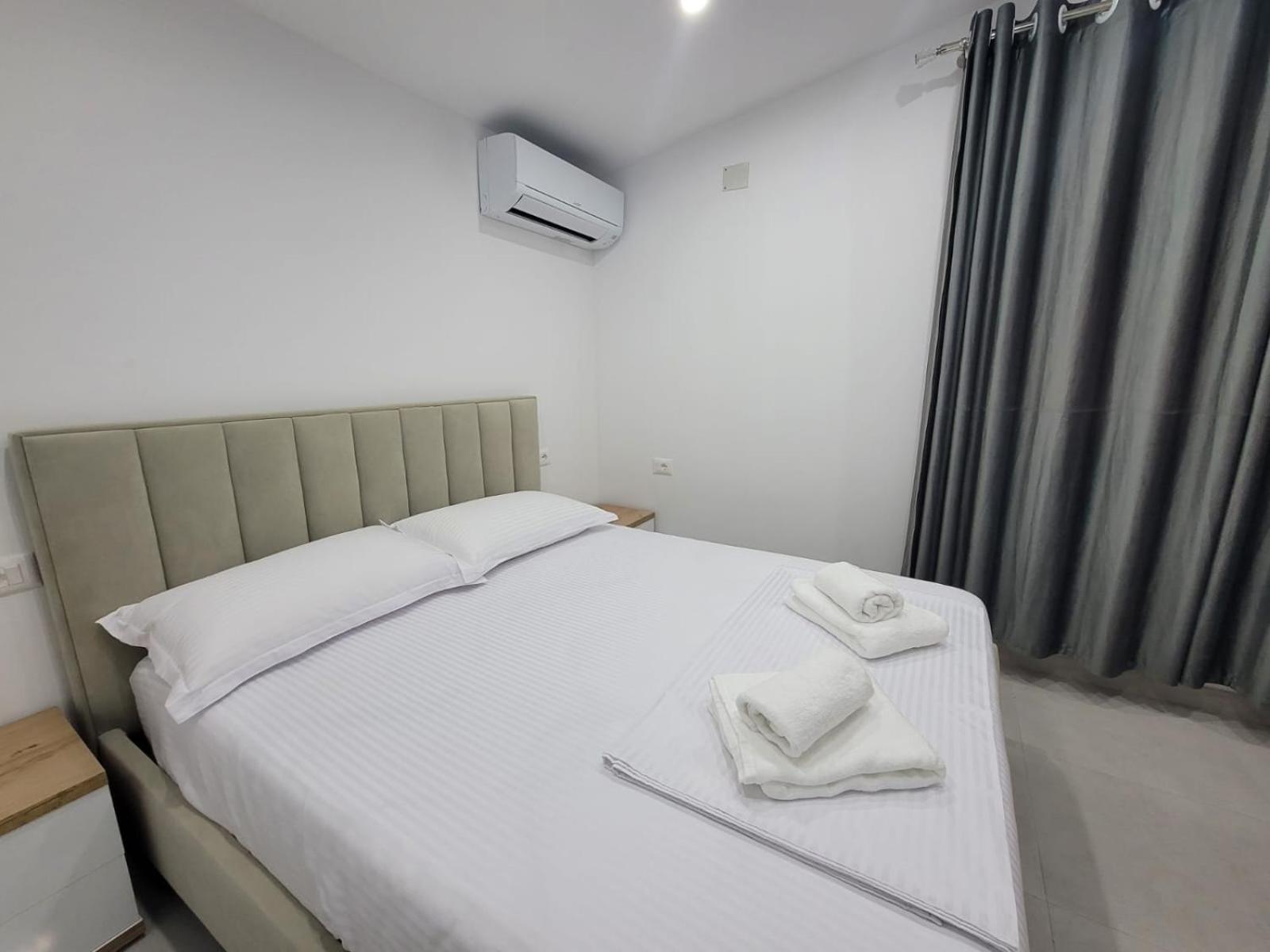 Caca Hotel Rinas Екстериор снимка